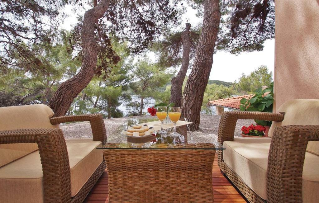 Beautiful Apartment By The Sea Prizba Exterior foto